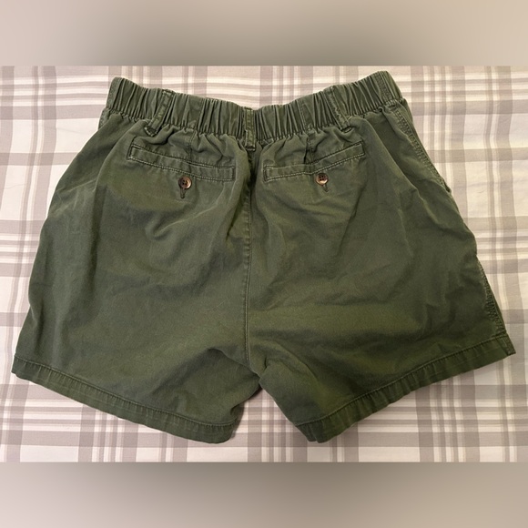 Old Navy Green Cargo Shorts Relaxed Fit - Picture 3 of 3